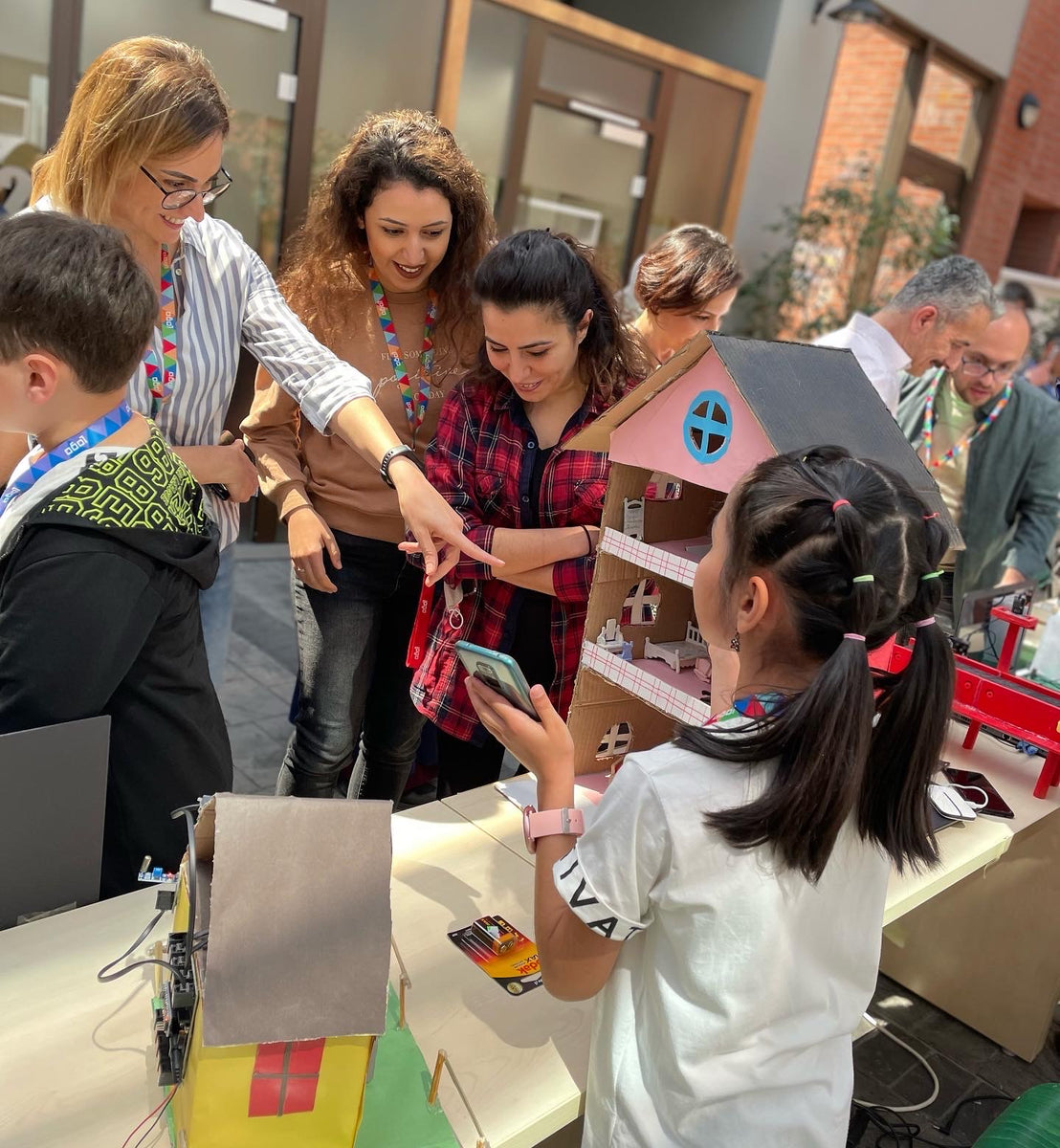 Pinoo ile \u00c7ocuklar i\u00e7in STEM E\u011fitimi \u2013 Pinoo Robotics